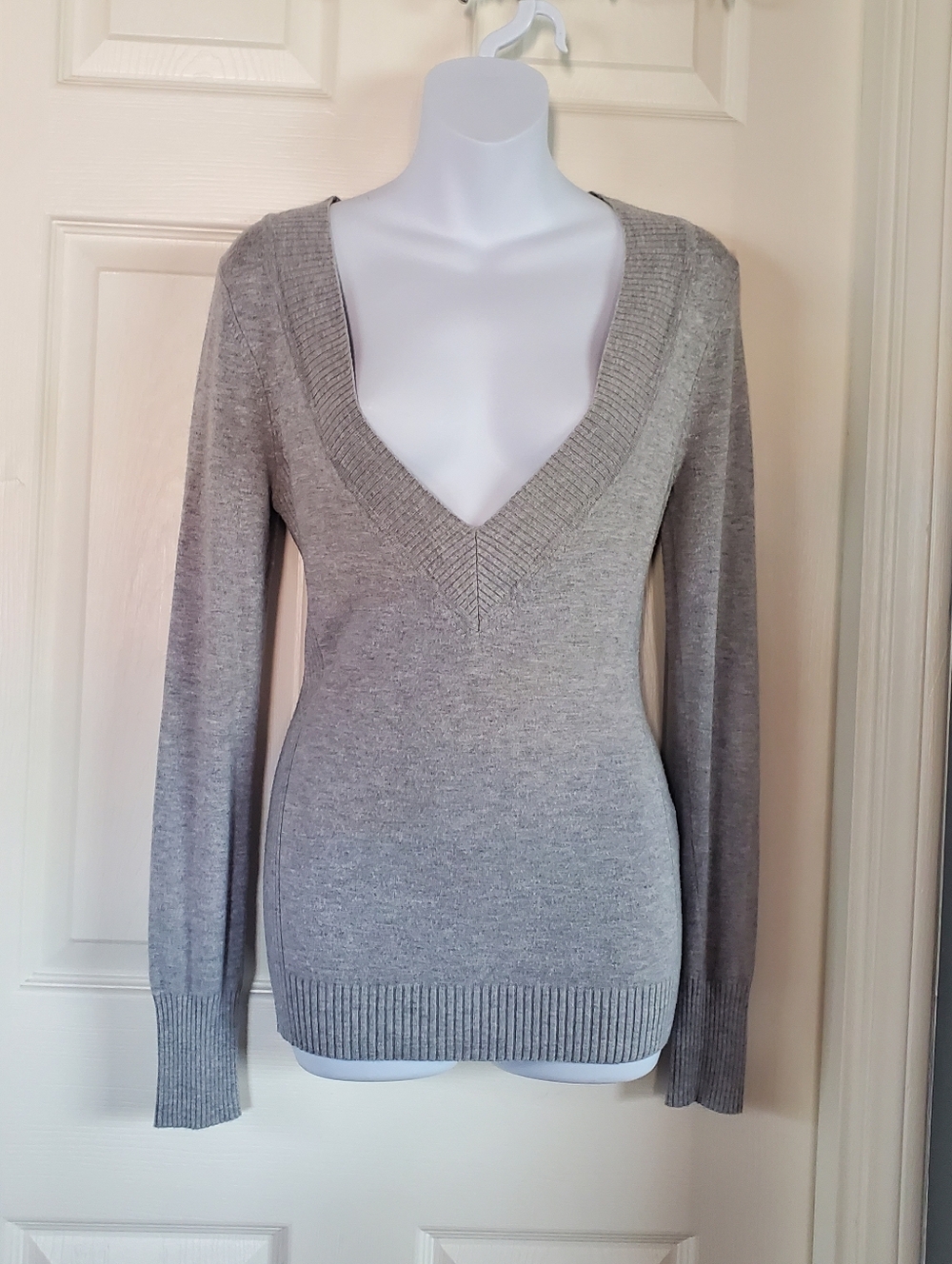Y2K Gray V-neck Sweater Fitted Ribbed Long Sleeves Bella Swan Style Preppy Small